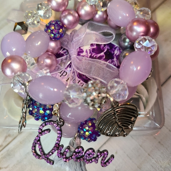 🤚SOLD Handmade Lilac Bracelet Glass Beads - Picture 7 of 13